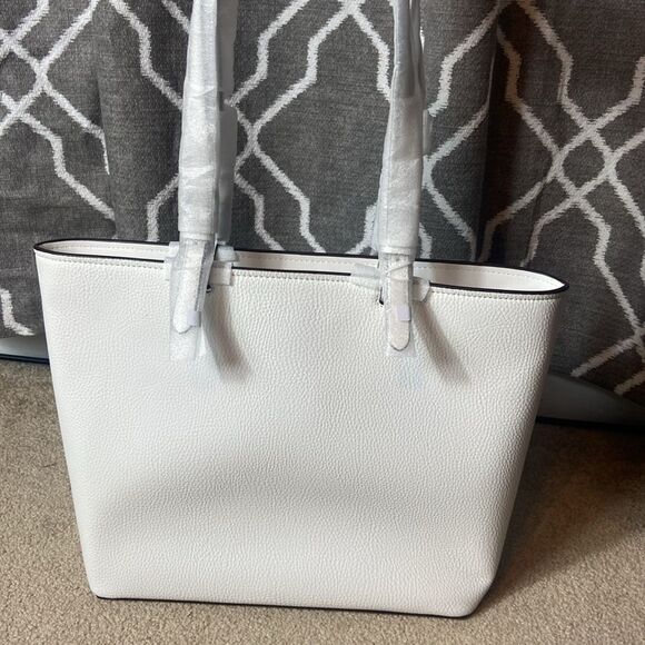 BNWT - MICHAEL KORS JET SET TRAVEL TOTE OPTIC WHITE - Picture 3 of 9